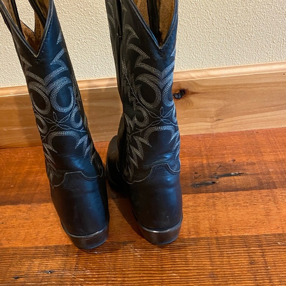 Men’s TONY LAMA WESTERN BOOTS, black stallion leather, 7920, size 9-1/2 D - Picture 5 of 12